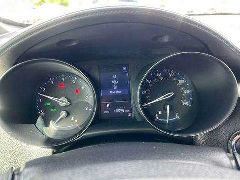 Used 2019 Toyota C-HR XLE FWD image 14