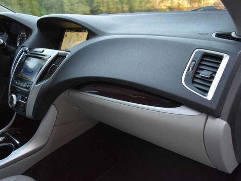 Used 2017 Acura TLX V6 w/ Technology Package image 20