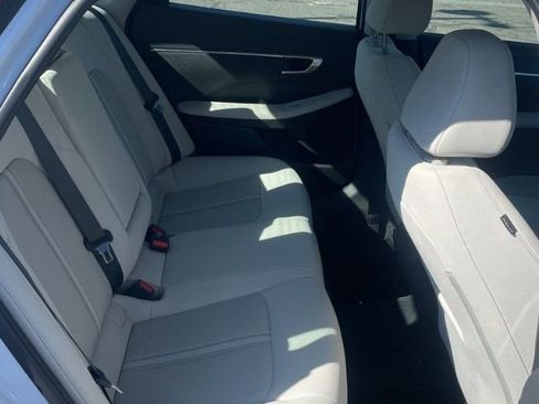Used 2023 Hyundai Sonata SEL FWD image 10