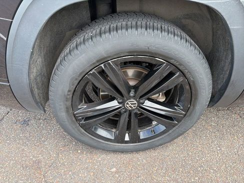Used 2023 Volkswagen Atlas SEL R-Line AWD/4WD image 17