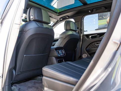 Used 2021 Bentley Bentayga Speed image 18