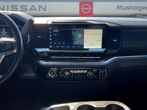 Used 2023 Chevrolet Silverado 1500 LT image 9