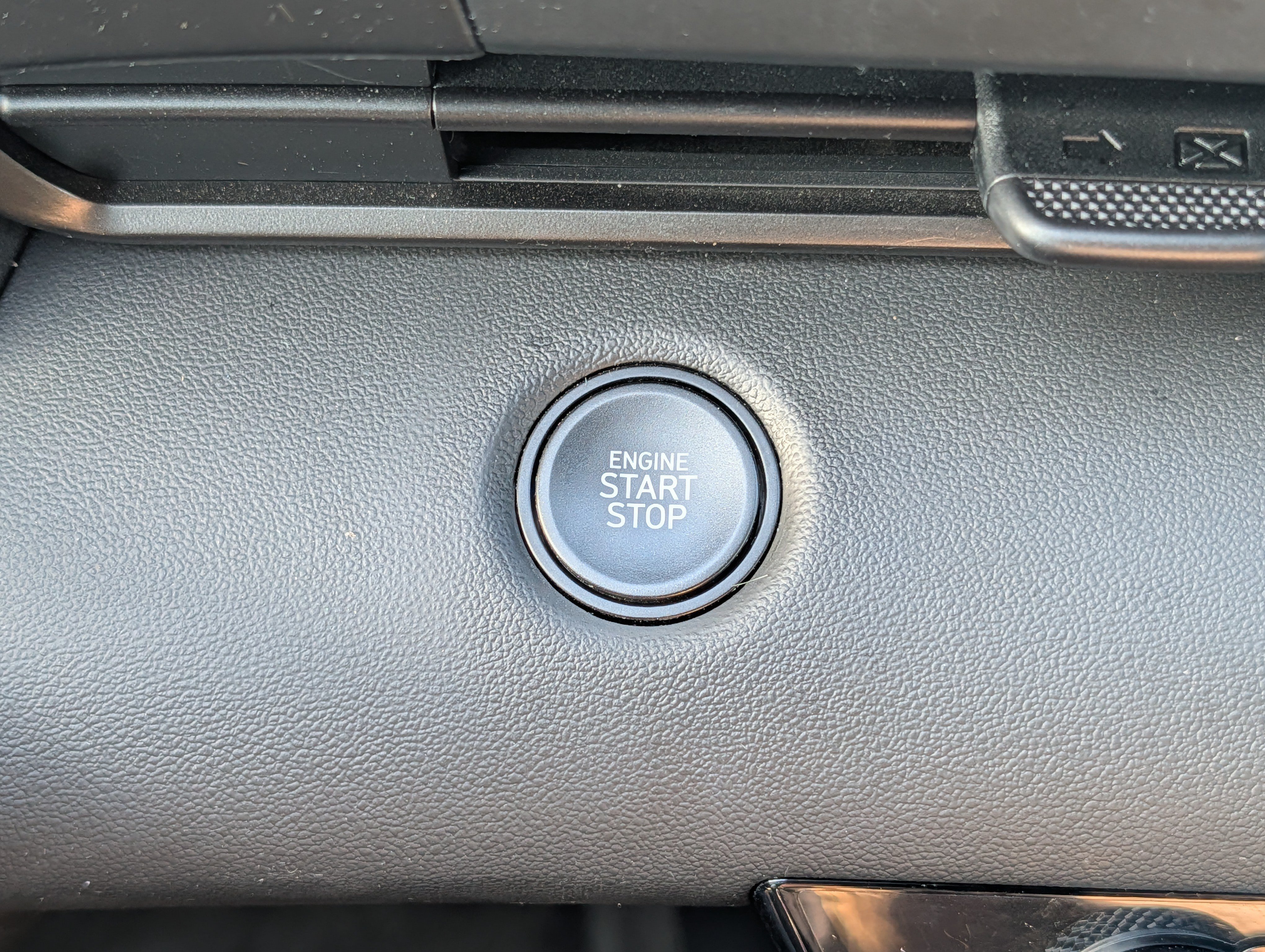 Certified 2025 Hyundai Elantra Sport FWD image 29
