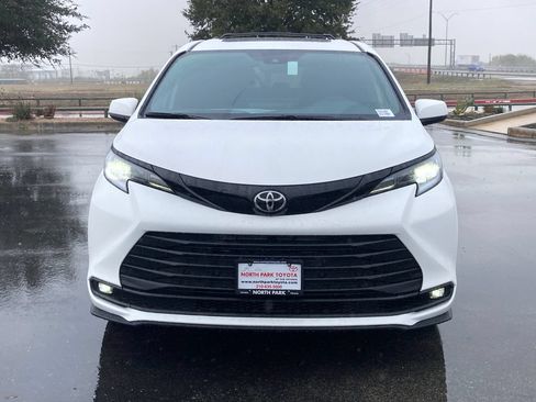 New 2026 Toyota Sienna XLE Woodland Edition AWD/4WD image 2