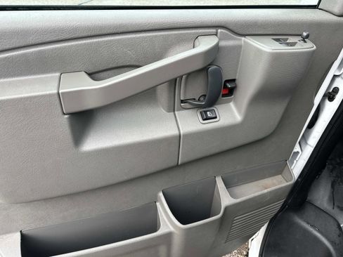 Certified 2023 Chevrolet Express 2500 w/ Driver Convenience Package image 12