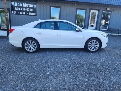 Used 2014 Chevrolet Malibu LT image 2