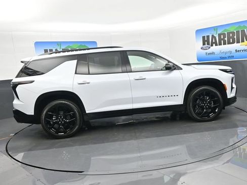 New 2026 Chevrolet Traverse RS w/ LPO, Floor Liner Package image 7