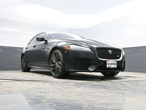 Used 2018 Jaguar XF S image 41