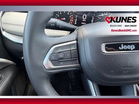 Used 2025 Jeep Compass Limited AWD/4WD image 12