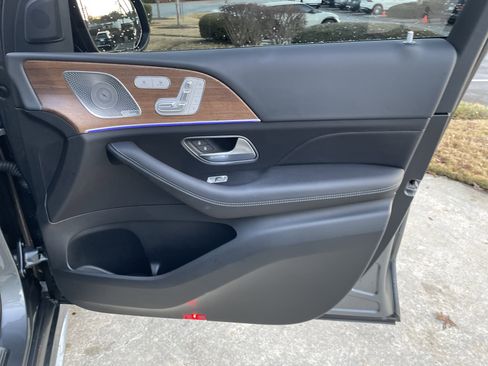 Certified 2025 Mercedes-Benz GLE 350 4MATIC image 46