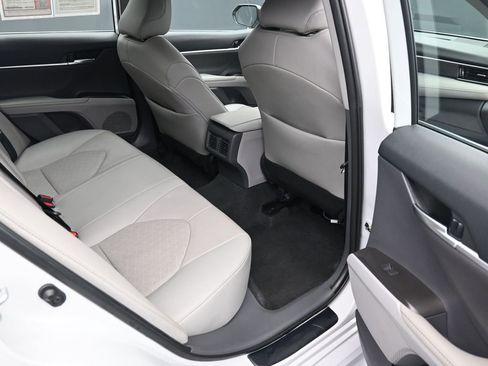 Used 2023 Toyota Camry XSE image 12