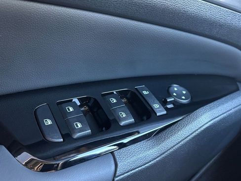 Used 2025 Kia Sportage EX w/ Premium Package image 11