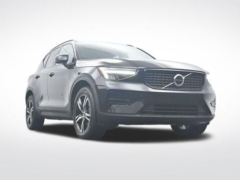 Used 2024 Volvo XC40 B5 Core AWD/4WD image 30