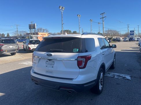 Used 2018 Ford Explorer Limited w/ Equipment Group 301A image 3