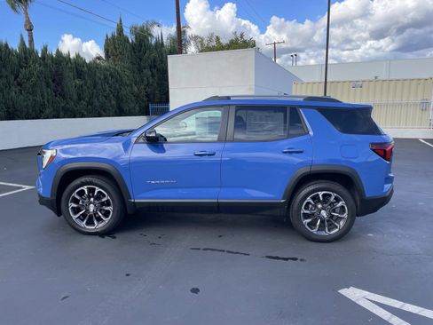 Used 2025 GMC Terrain Elevation w/ Elevation Premium Package image 8