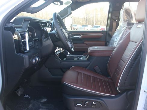 New 2026 GMC Sierra 2500 Denali Ultimate image 13
