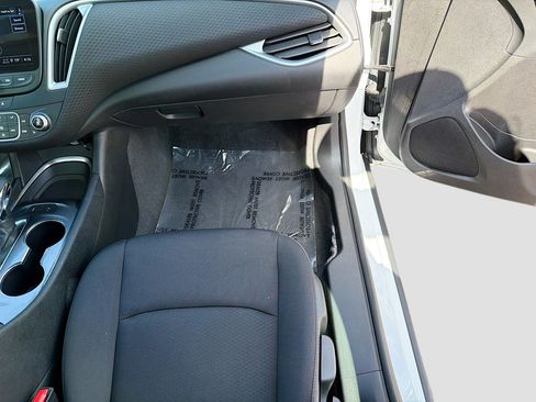 Used 2025 Chevrolet Malibu LT FWD image 17