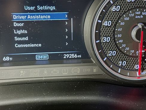 Used 2021 Genesis G70 2.0T image 19