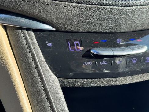 Used 2018 Cadillac XT5 Luxury w/ Driver Awareness Package image 23