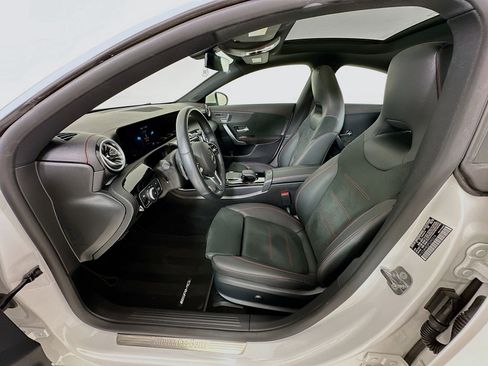 Used 2023 Mercedes-Benz CLA 250 4MATIC image 21