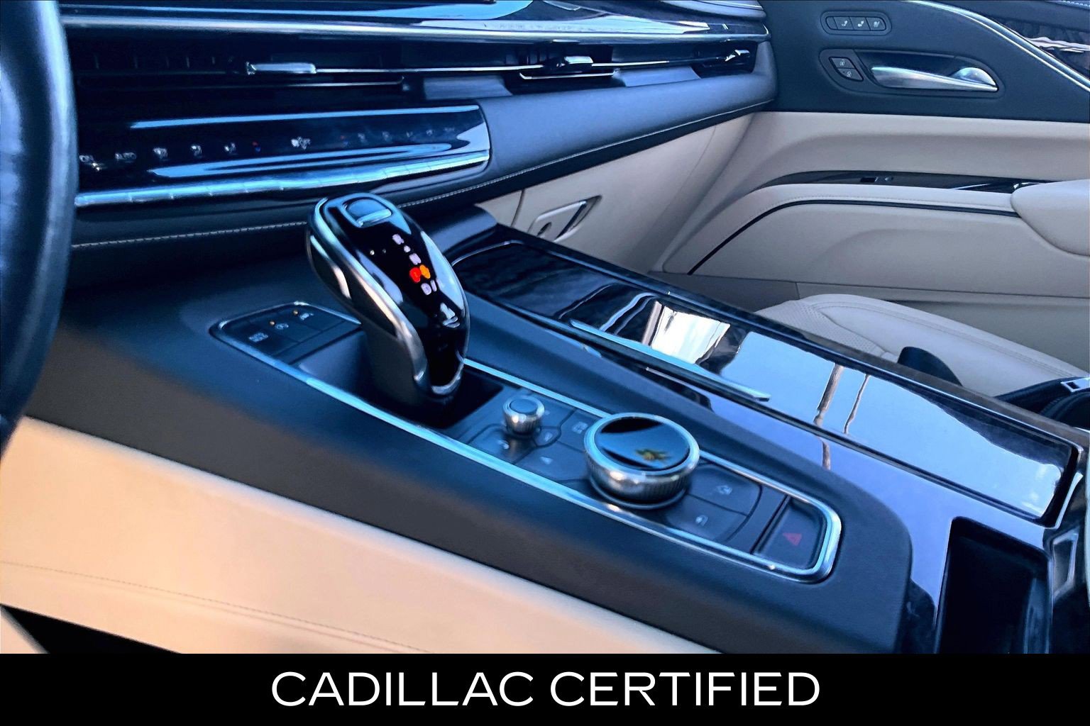 Used 2023 Cadillac Escalade Premium Luxury w/ Performance Package AWD/4WD image 20
