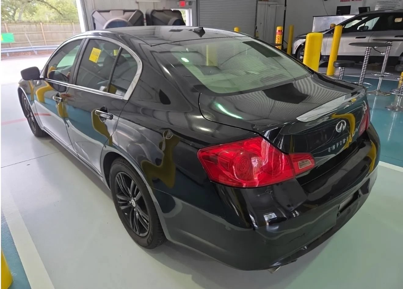 Used 2012 INFINITI G37 Journey RWD image 2