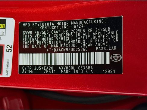 Used 2025 Toyota Camry SE image 35