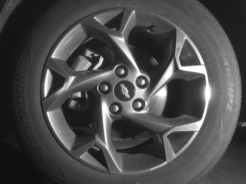 Used 2025 Chevrolet Trax LT FWD image 12