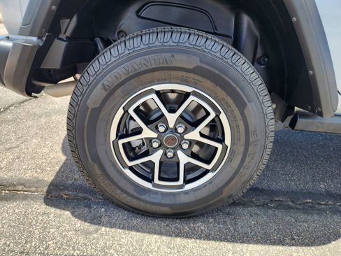 Used 2024 Jeep Wrangler Unlimited Rubicon image 12