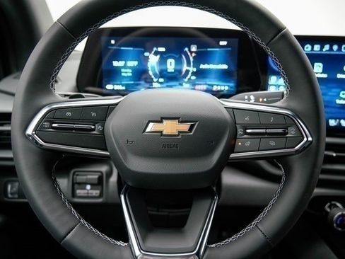 New 2025 Chevrolet Silverado EV LT image 31