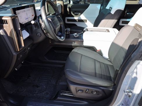 Used 2024 GMC Hummer EV 3X w/ LPO, Illumination Package image 11