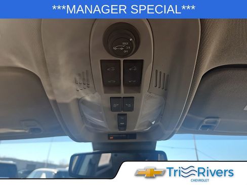 Used 2017 Chevrolet Equinox Premier w/ Enhanced Convenience Package image 17