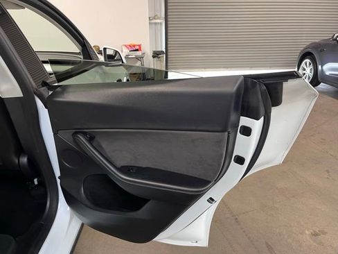 Used 2024 Tesla Model Y Long Range image 14