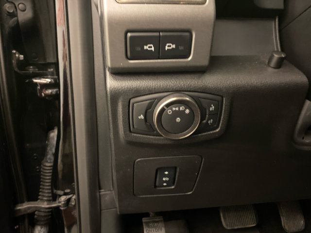 Used 2018 Ford F150 Raptor w/ Equipment Group 802A Luxury AWD/4WD image 17