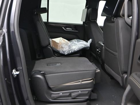 New 2026 GMC Yukon XL Elevation w/ Elevation Premium Package AWD/4WD image 12