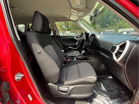 Used 2020 Kia Soul LX FWD image 30