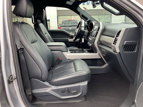 Used 2022 Ford F250 Lariat w/ Chrome Package image 35