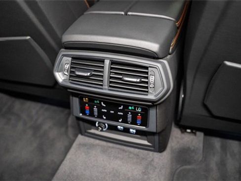 Used 2021 Lamborghini Urus image 16