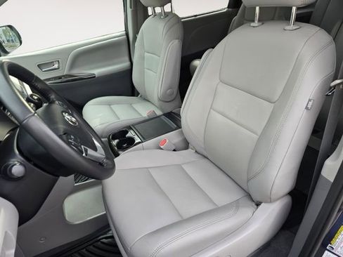 Used 2020 Toyota Sienna XLE w/ XLE Navigation Package AWD/4WD image 23