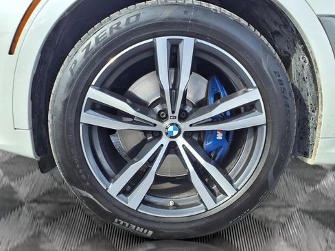 Used 2022 BMW X7 M50i image 26