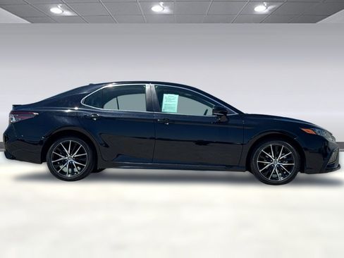 Used 2024 Toyota Camry SE FWD image 8