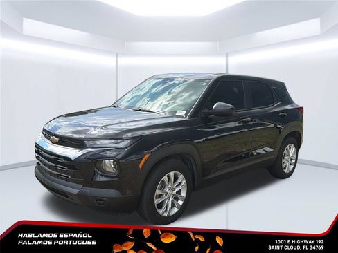 Used 2023 Chevrolet TrailBlazer LS FWD image 2