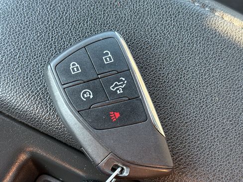 Used 2022 Chevrolet Silverado 1500 LT image 36