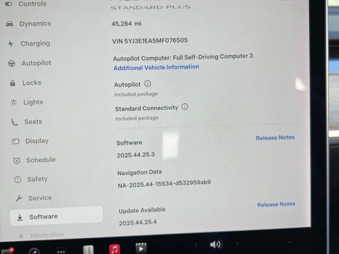 Used 2021 Tesla Model 3 Standard Range Plus image 3