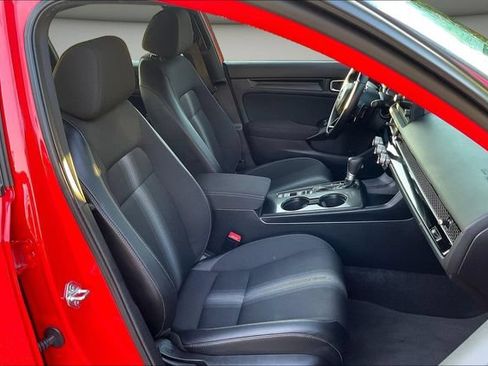 Used 2025 Honda Civic Sport image 31