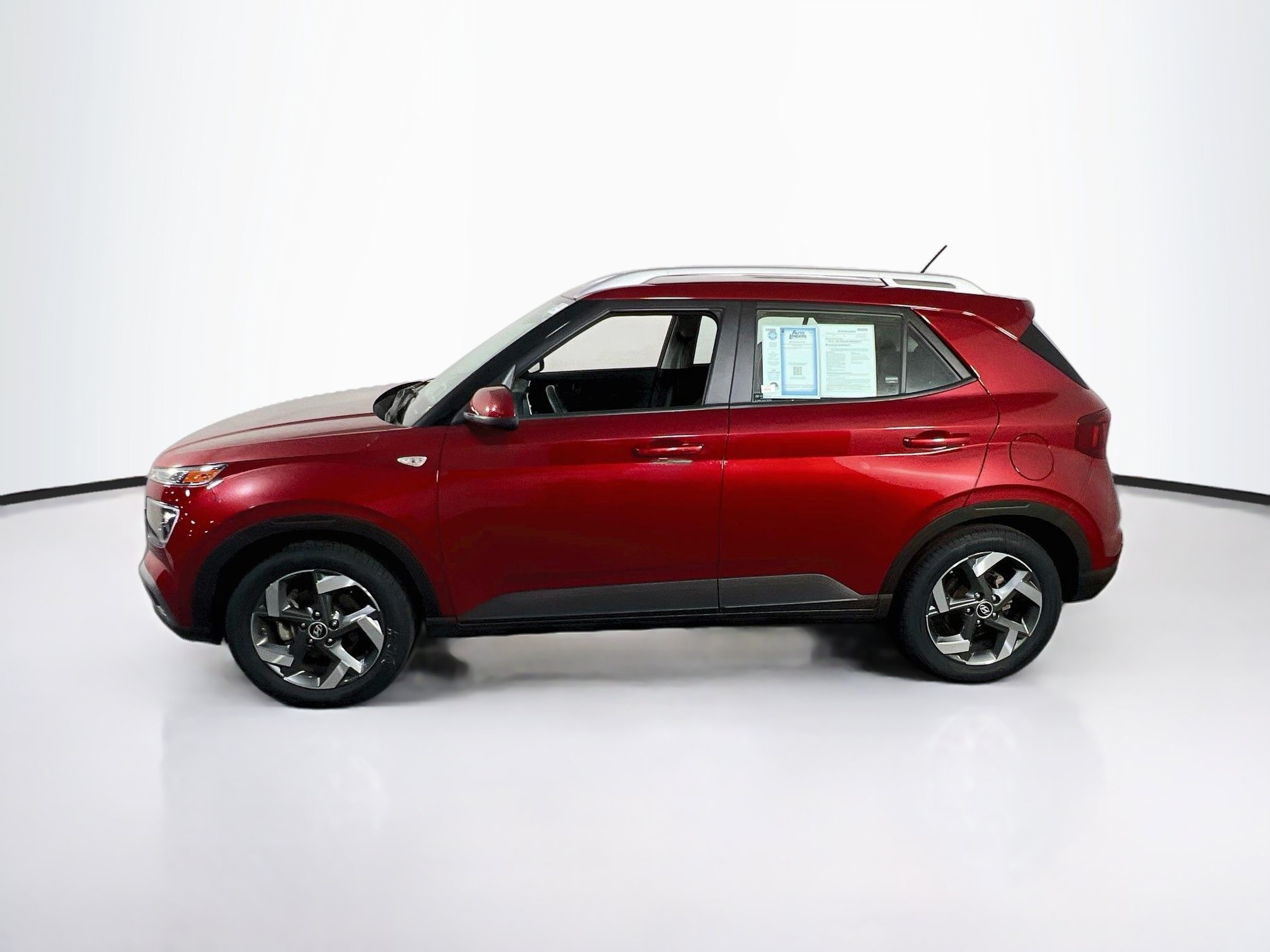 Used 2024 Hyundai Venue Limited FWD image 8