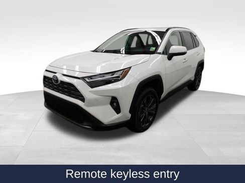Used 2022 Toyota RAV4 Limited image 4