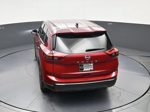 Used 2026 Nissan Rogue S FWD image 32