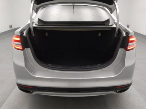 Used 2017 Ford Fusion SE w/ Equipment Group 201A image 29