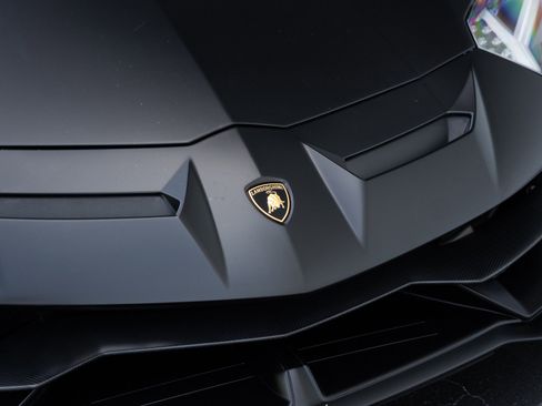 Used 2020 Lamborghini Aventador SVJ AWD/4WD image 14